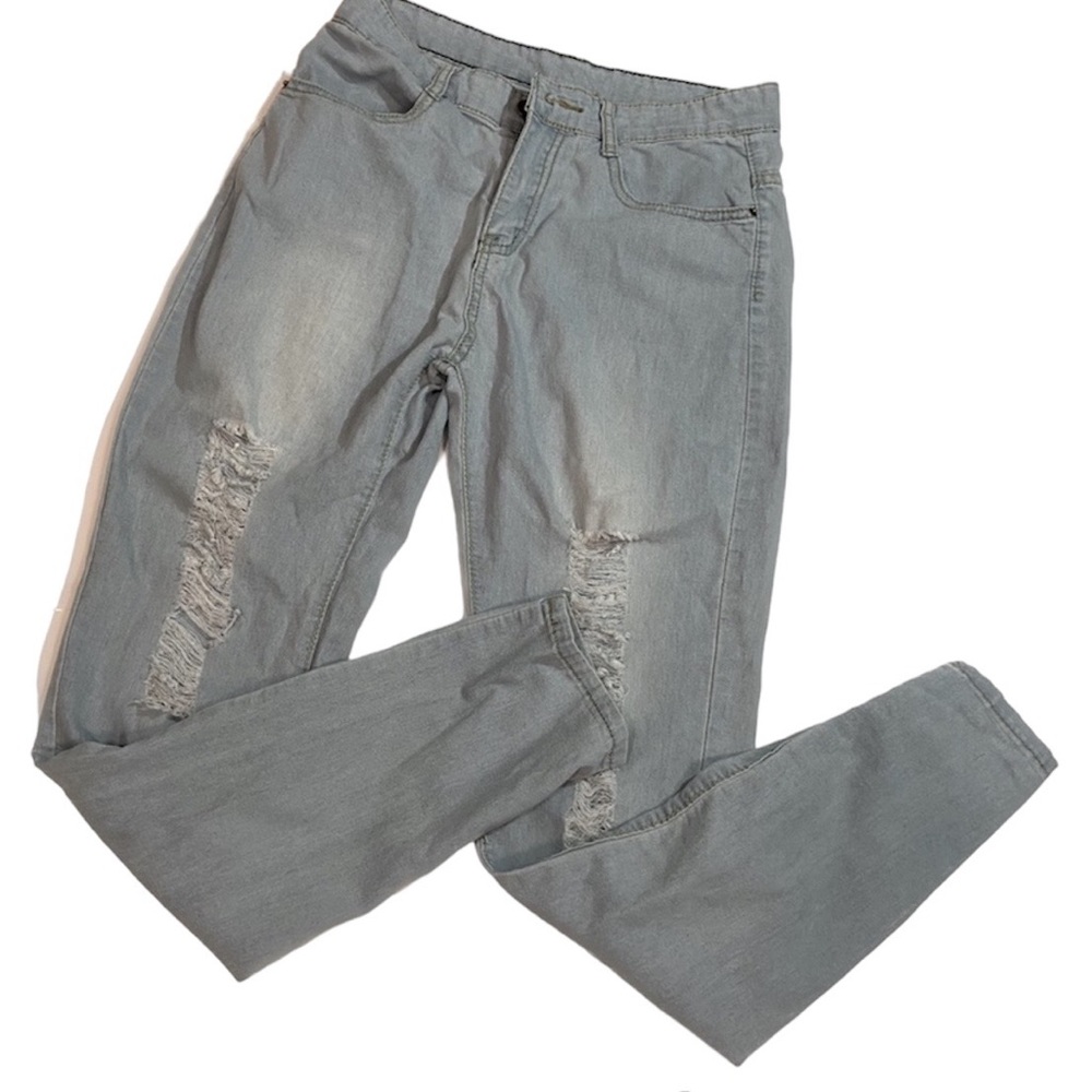 UNKNOWN BRAND - LIGHT BLUE RIPPED JEANS - VERY LIGHT WEIGHT MATERIAL-SIZE MEDIUM